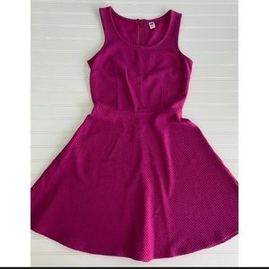 Old Navy magenta textured sleeveless dress